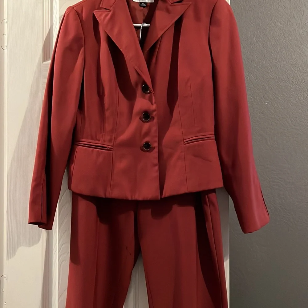 Kasper suit - Picture 2 of 9